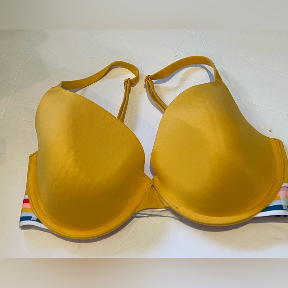 Pink Victoria's Secret Wear Everywhere Lightly Lined T-Shirt Bra 32DD Yellow